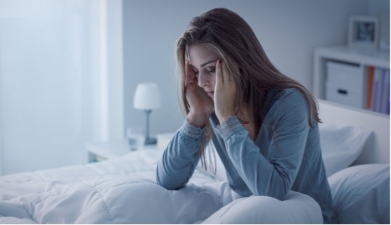 長期睡不著怎麼辦？維生素B助眠真相＋13大維生素完整指南！